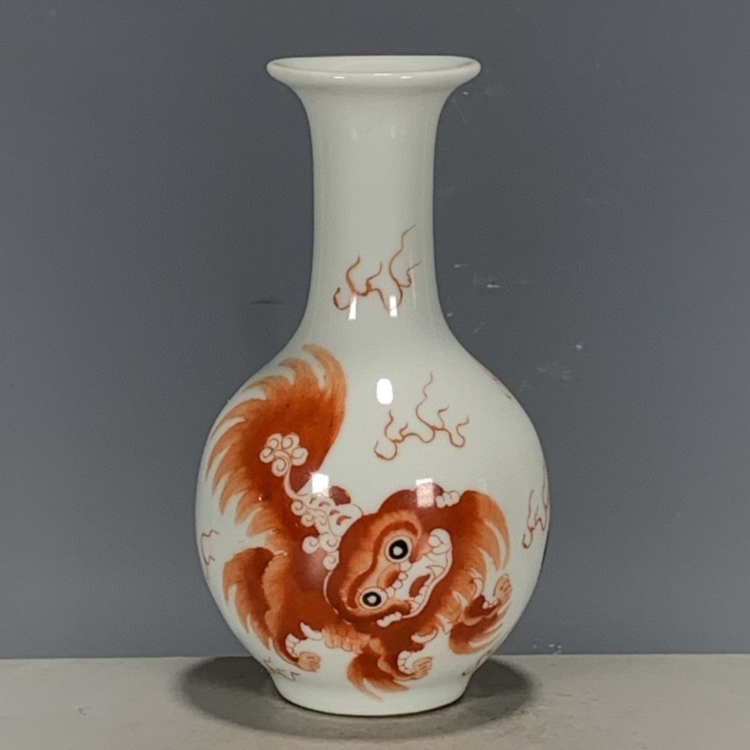 Vintage Collectible Pottery - แจกันพอร์ซเลนสีแดงลายวูไฉี วินเทจ จีน ยี่ห้อเชนเดอ ฮอลล์ ลายวาดมือ