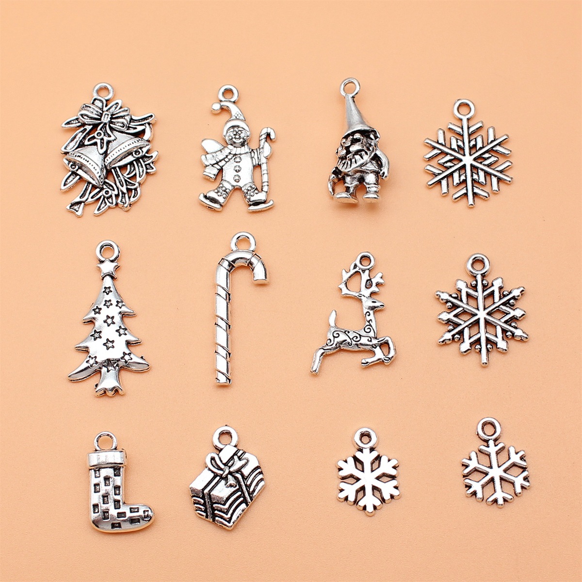 Vintage Collectible Santa - 12ชิ้นสีเงินโบราณคริสมาสต์เกล็ดหิมะกวางเอลค์สโนว์แมนซานตาคลอสของสะสมเสน่ห์12รูปแบบ1ชิ้น