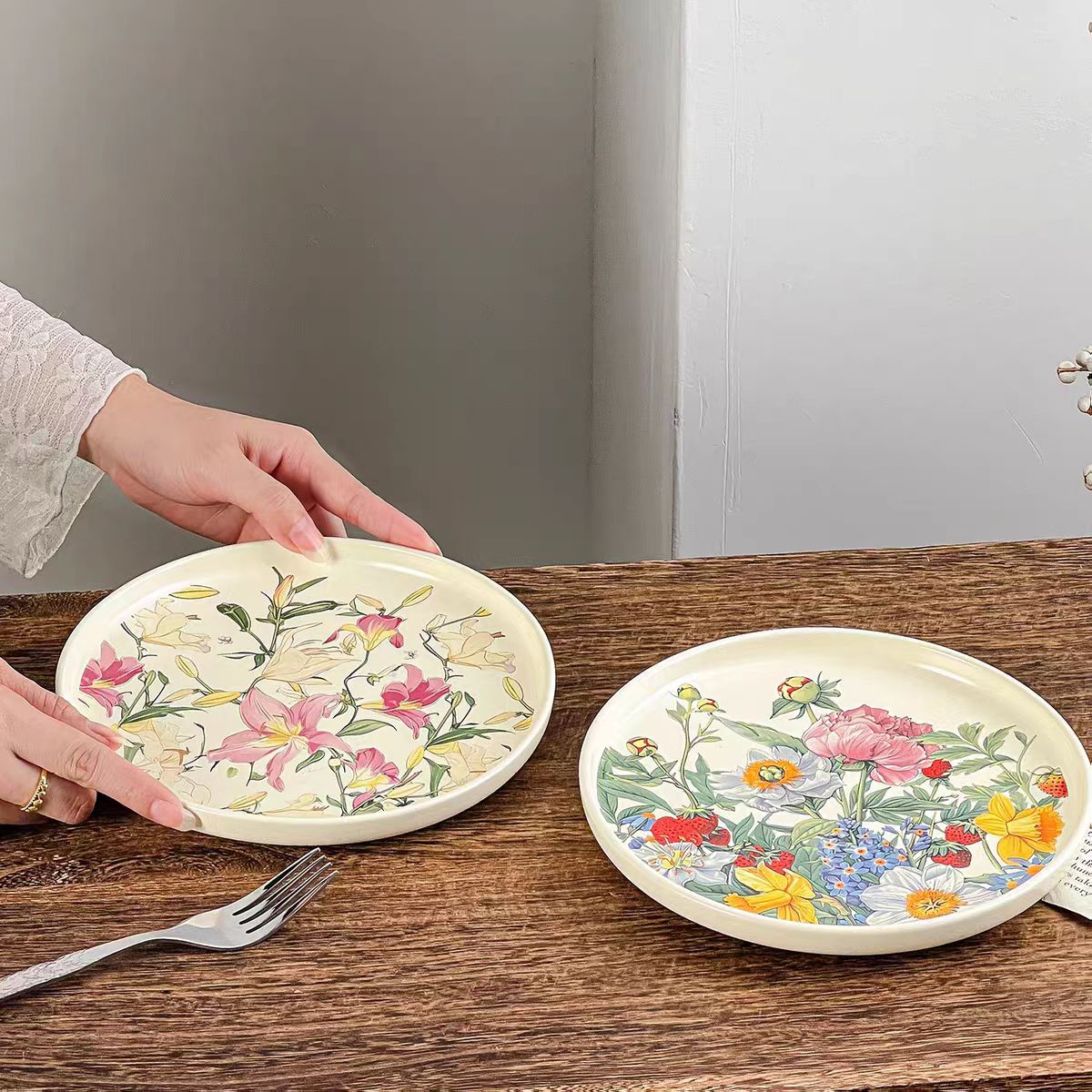 จานเซรามิคลายดอกไม้สุดโรแมนติก - Vintage Collectible Dishes บทวิจารณ์และราคา