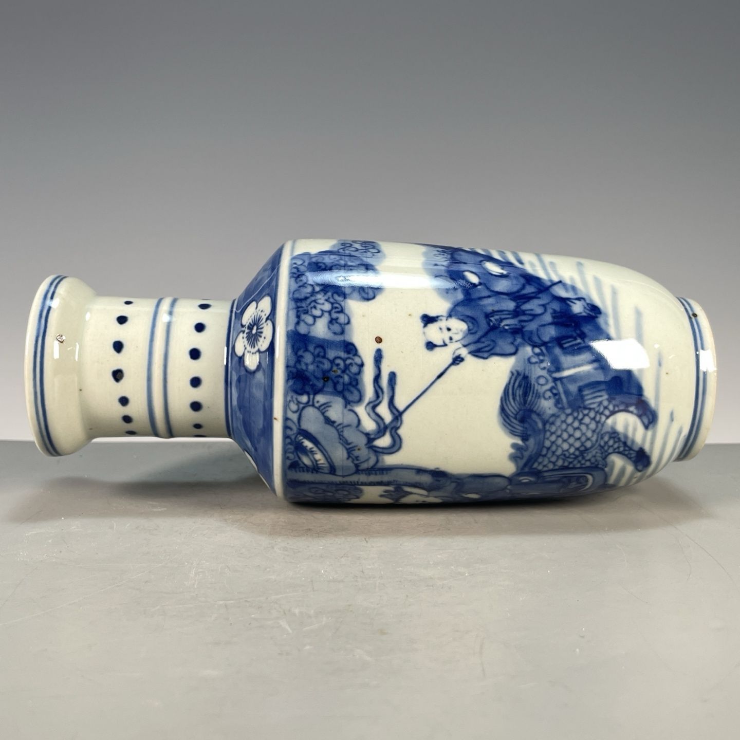 แจกันลายครามสีน้ำเงินและสีขาว  - Vintage Collectible Pottery บทวิจารณ์และราคา