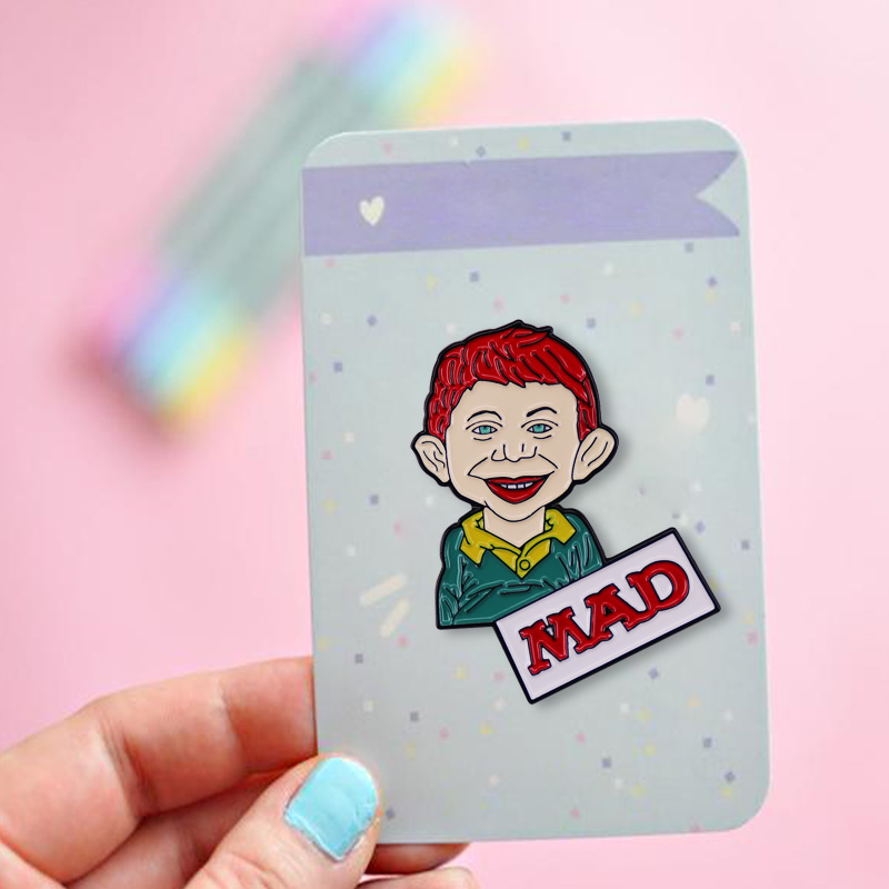 MAD Magazine Alfred E. Neuman  - Vintage Collectible Pins บทวิจารณ์และราคา