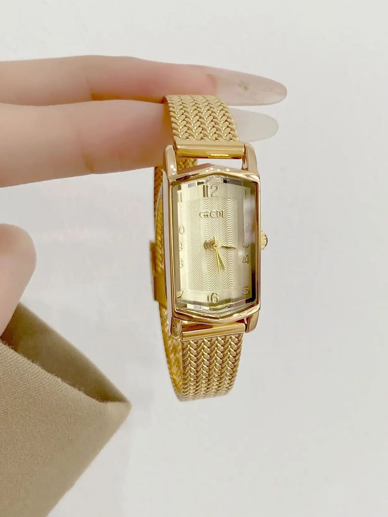 นาฬิกาข้อมือผู้หญิงสไตล์วินเทจ - Vintage Watch Collecting บทวิจารณ์และราคา