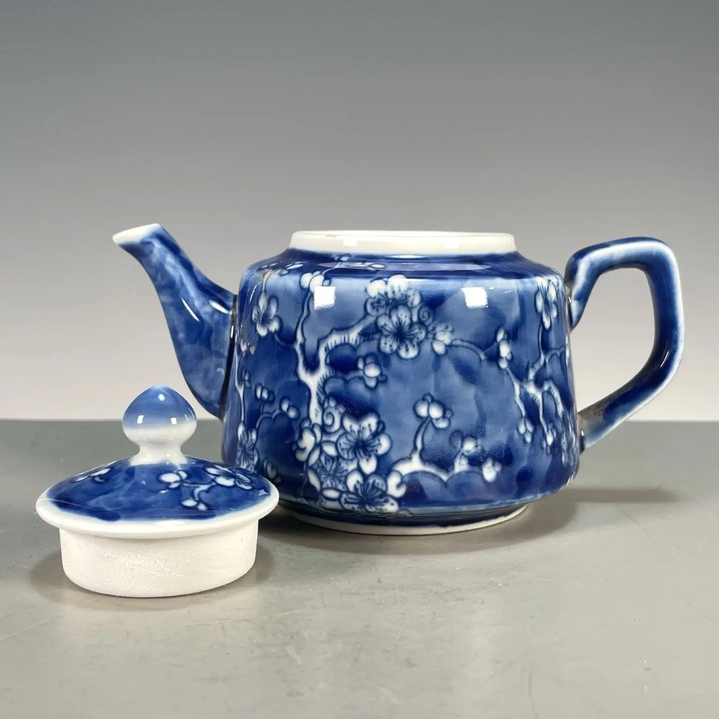 กาน้ำชาพอร์ซเลนสีน้ำเงินขาวลาย - Vintage Collectible Pottery บทวิจารณ์และราคา